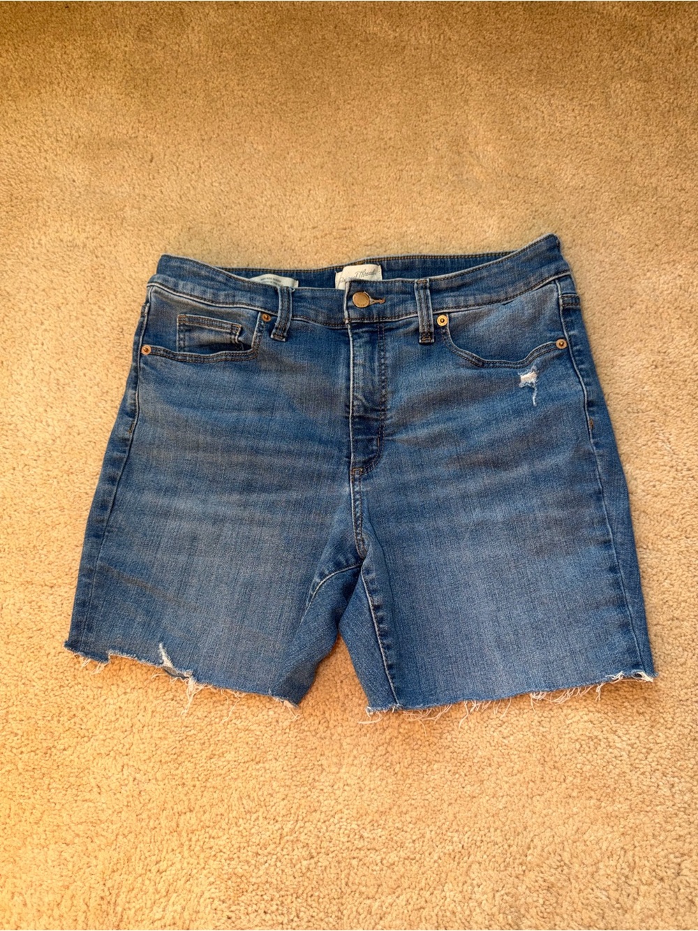 Universal Thread High Rise Skinny Cutoff Blue Jean Shorts - Size 12/31 - VGUC